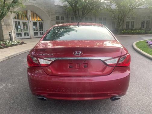 2011 Hyundai SONATA SE