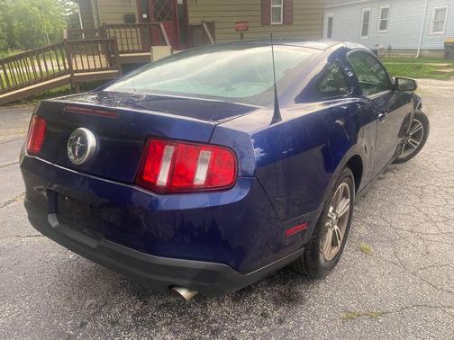 2010 Ford Mustang Premium