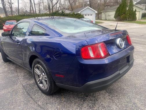 2010 Ford Mustang Premium