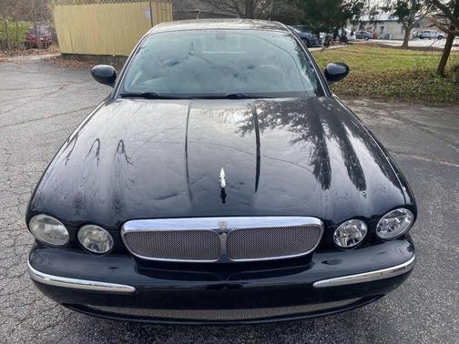 2004 Jaguar XJ Base