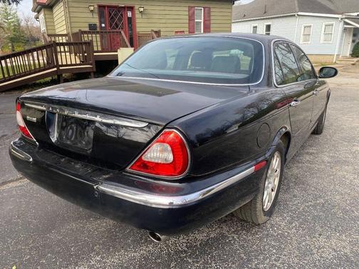 2004 Jaguar XJ Base
