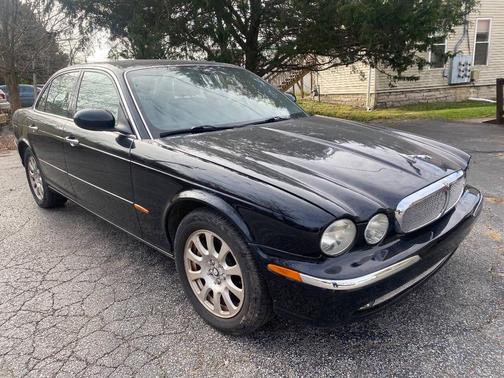 2004 Jaguar XJ Base