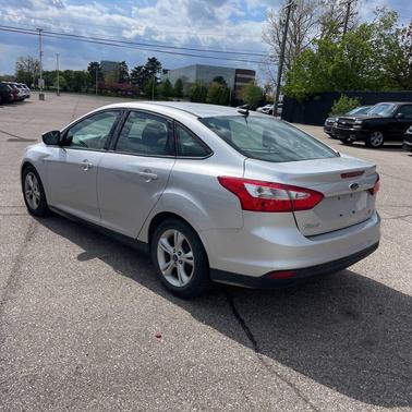 Ingot Silver Metallic 2014 Ford Focus SE