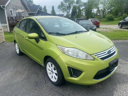 2012 Ford Fiesta SE 4dr Sedan