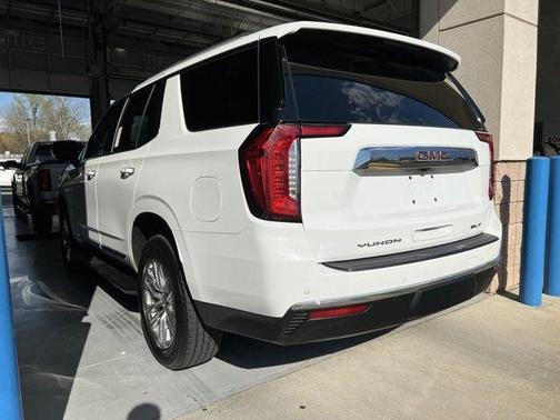 Photo 4 of 4 of 2021 GMC Yukon SLT