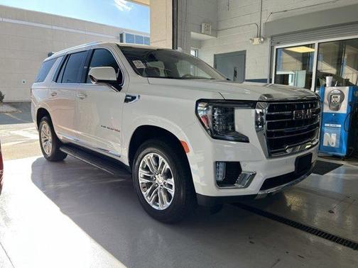 Photo 2 of 4 of 2021 GMC Yukon SLT