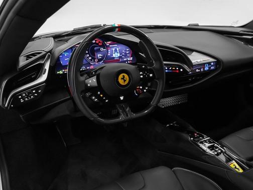 2023 Ferrari SF90 Stradale Base