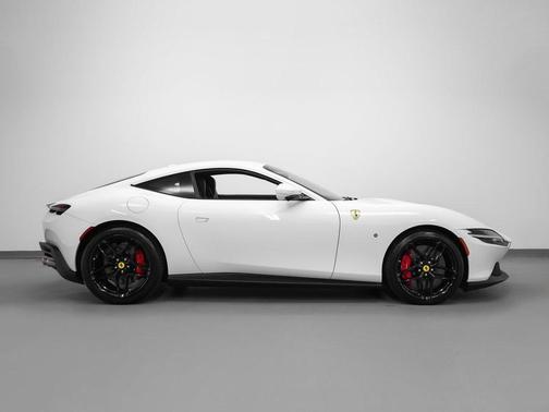 2023 Ferrari Roma Base
