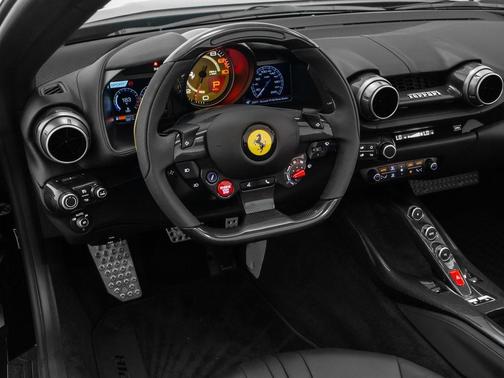 2023 Ferrari 812 GTS Base