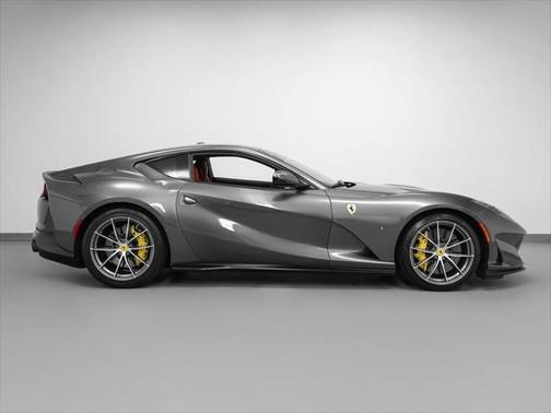 2019 Ferrari 812 Superfast Base