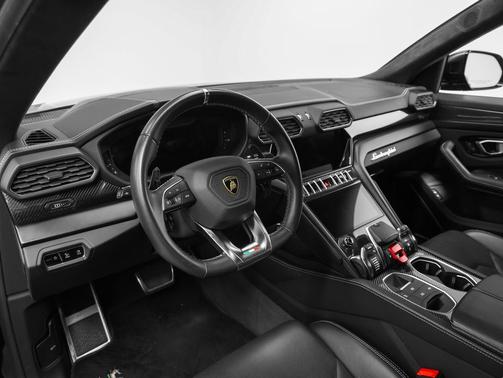 Nero Noctis Matt 2022 Lamborghini Urus Graphite Capsule