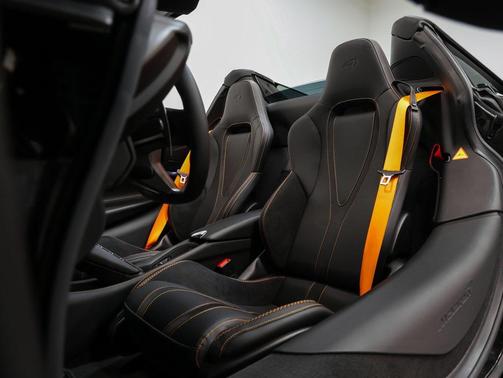 2025 McLaren 750S Spider