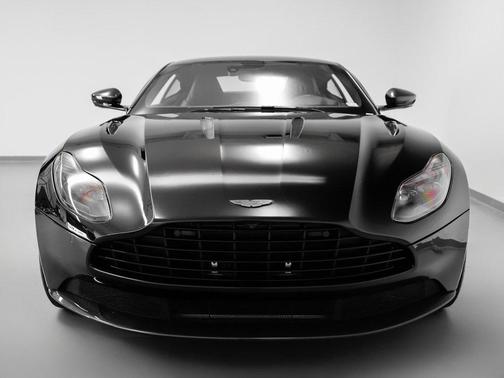 2023 Aston Martin DB11