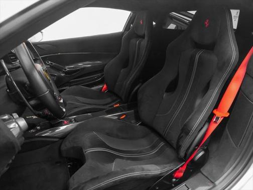 2019 Ferrari 488 Pista Base