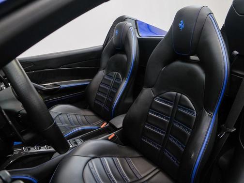 2017 Ferrari 488 Spider Base