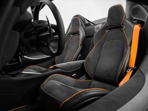 2025 McLaren Artura Performance