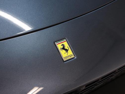 2022 Ferrari Roma Base