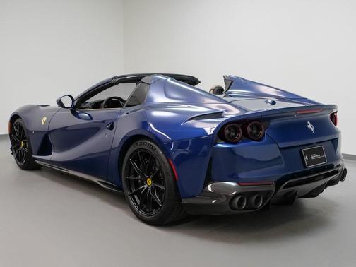 2021 Ferrari 812 GTS Base