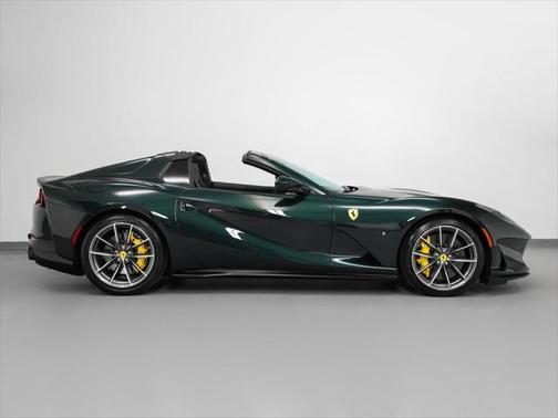 2022 Ferrari 812 GTS Base
