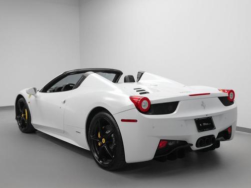 2015 Ferrari 458 Spider Base