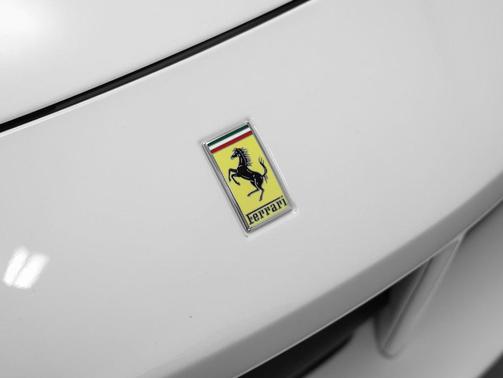 2019 Ferrari 488 Spider Base