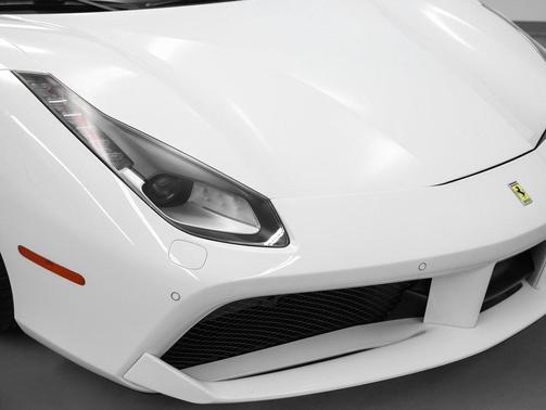 2019 Ferrari 488 Spider Base