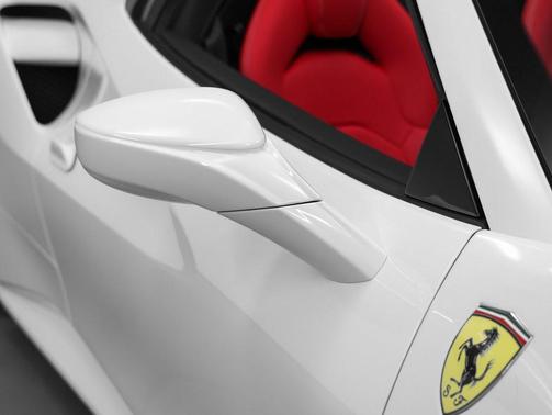 2019 Ferrari 488 Spider Base