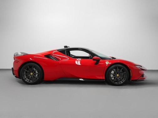 2022 Ferrari SF90 Stradale Base