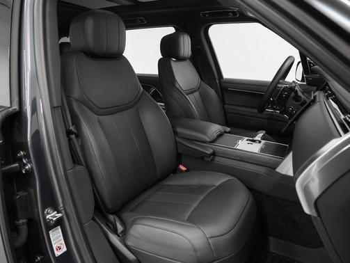2025 Land Rover Range Rover P530 SE 7 Seat