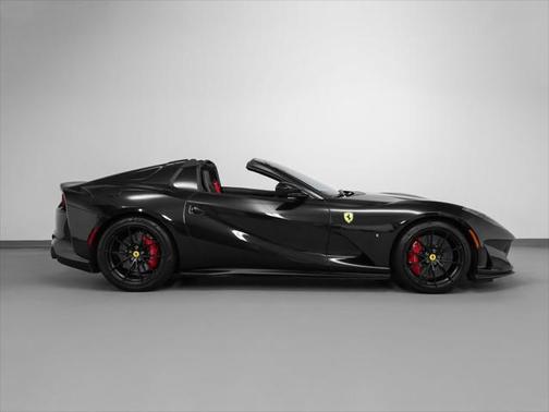 2022 Ferrari 812 GTS Base