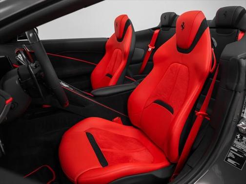 2025 Ferrari Roma Spider Spider