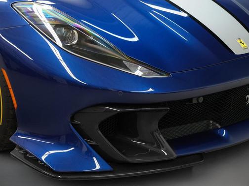 2022 Ferrari 812 Competizione 