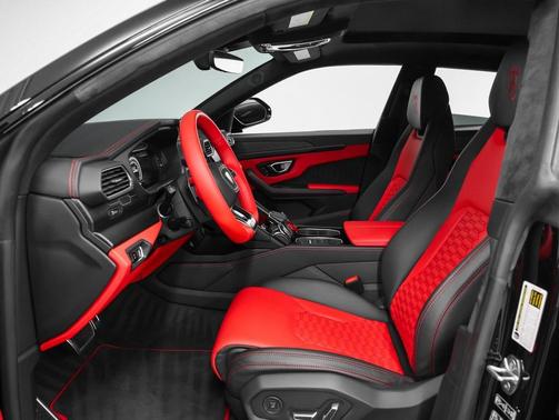 2021 Lamborghini Urus Graphite Capsule
