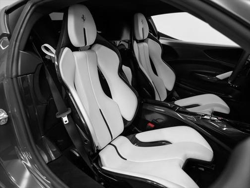 2022 Ferrari SF90 Stradale Base