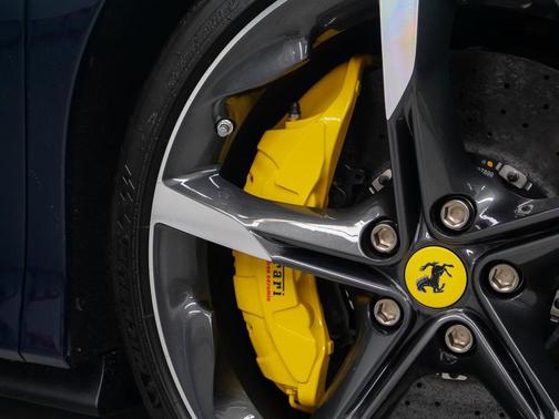 2022 Ferrari SF90 Stradale Base