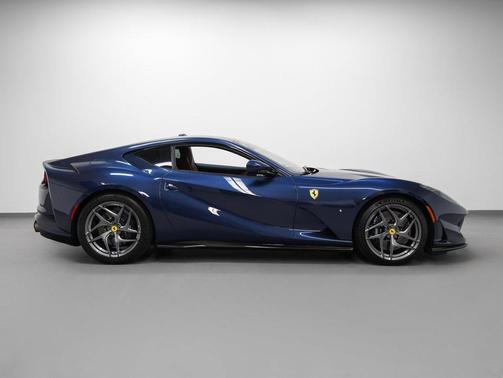 2020 Ferrari 812 Superfast Base