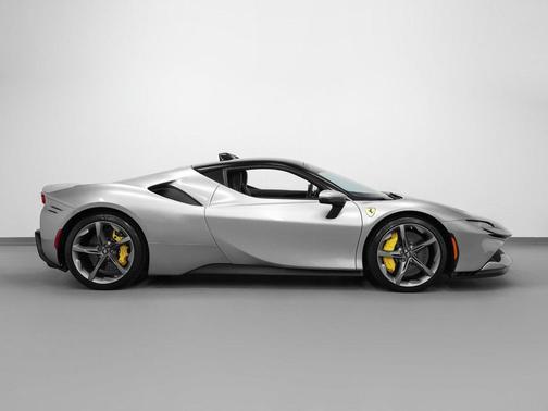 2022 Ferrari SF90 Stradale Base