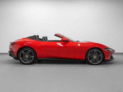 2024 Ferrari Roma Spider Base