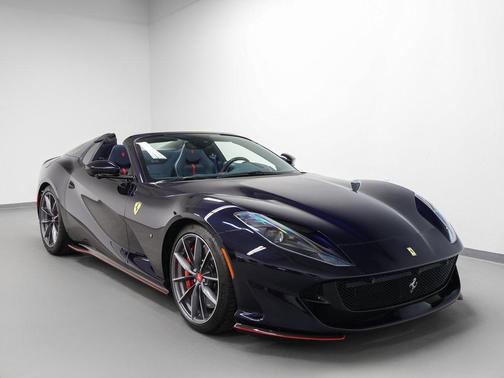 2021 Ferrari 812 GTS 