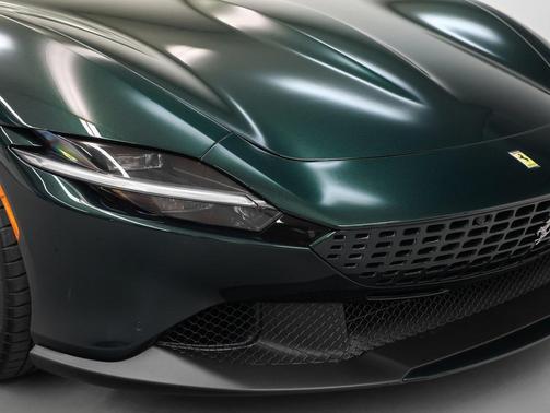 2025 Ferrari Roma Spider Base