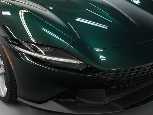 2025 Ferrari Roma Spider Base