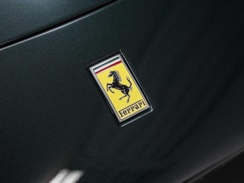 2025 Ferrari Roma Spider Base