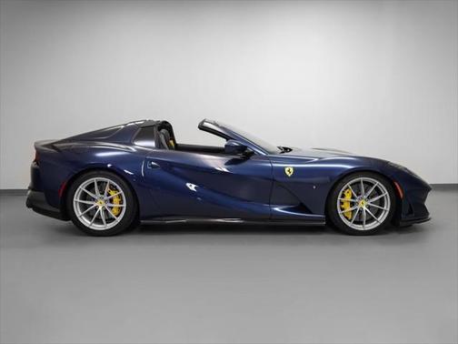 2022 Ferrari 812 GTS Base