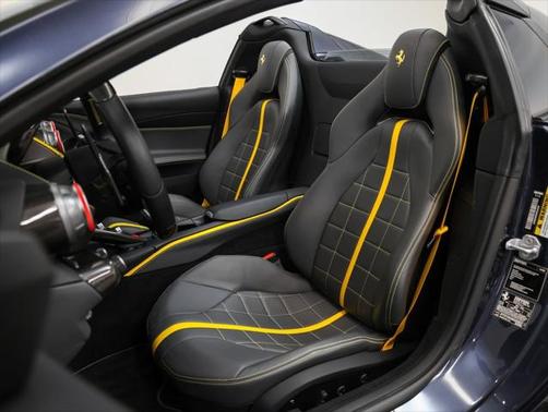 2022 Ferrari 812 GTS Base