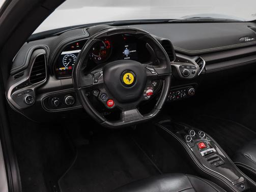 Argento Nurburgring Metallic 2013 Ferrari 458 Spider Base