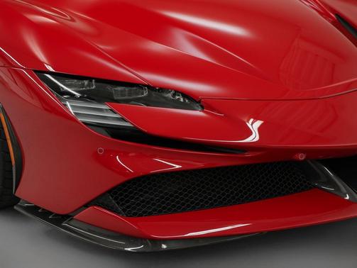 2023 Ferrari SF90 Spider Base
