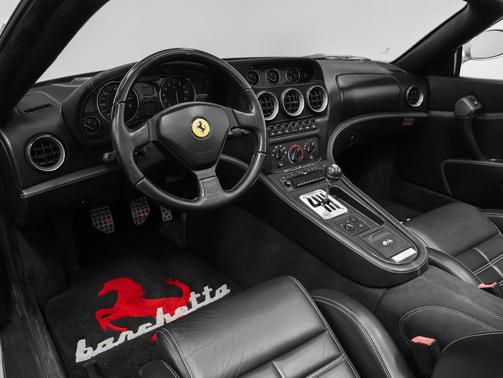Argento 2001 Ferrari 550 Maranello Base