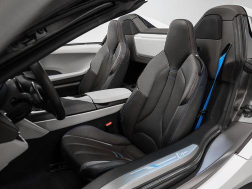 2019 BMW i8 Base