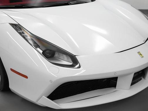 2018 Ferrari 488 Spider Base