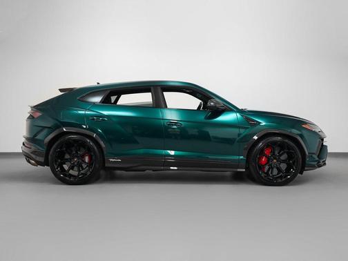 2024 Lamborghini Urus Performante
